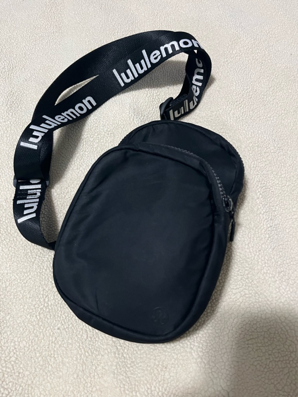 Lululemon Athletica Black Crossbody Bag Pouch Adjustable Strap OS